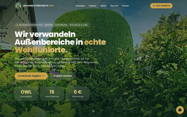 Startseite von hausmeisterdienst-owl.de am Computer: Gartenbild, Überschrift „Wir verwandeln Außenbereiche in echte Wohlfühlorte“, Knöpfe für Angebot und Projekte.